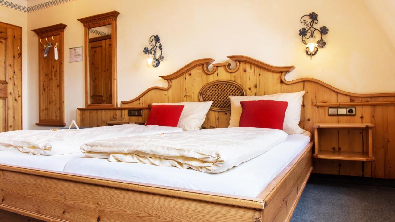 Akzent Hotel Krone Helmstadt Екстер'єр фото